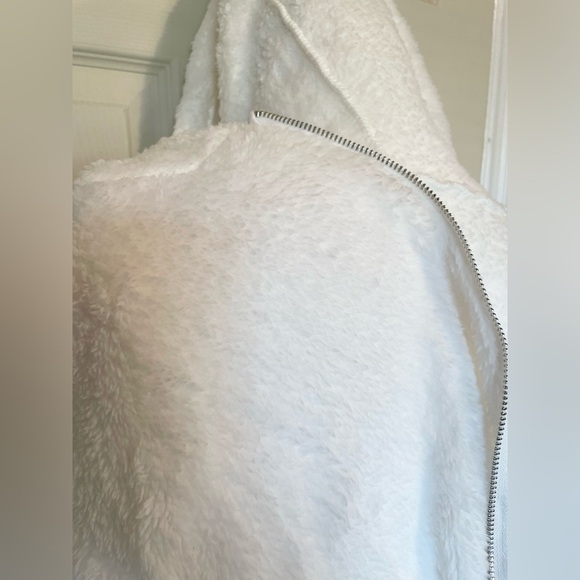 White Hooded Super Soft Cropped Teddy Zip Up Jacket Women’s Small - Picture 13 of 14